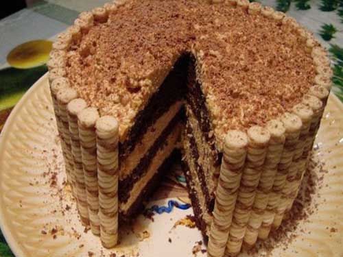 Торт бисквитный из печенья «Трубочки»