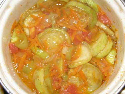 Тушеные кабачки с овощами